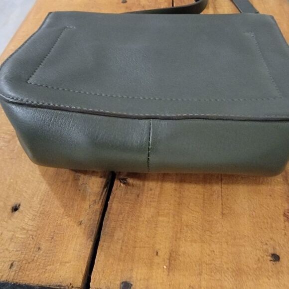 Kate Spade New York OLIVE DRIVE HETTY BOW CROSSBODY in Loden - Picture 8 of 13